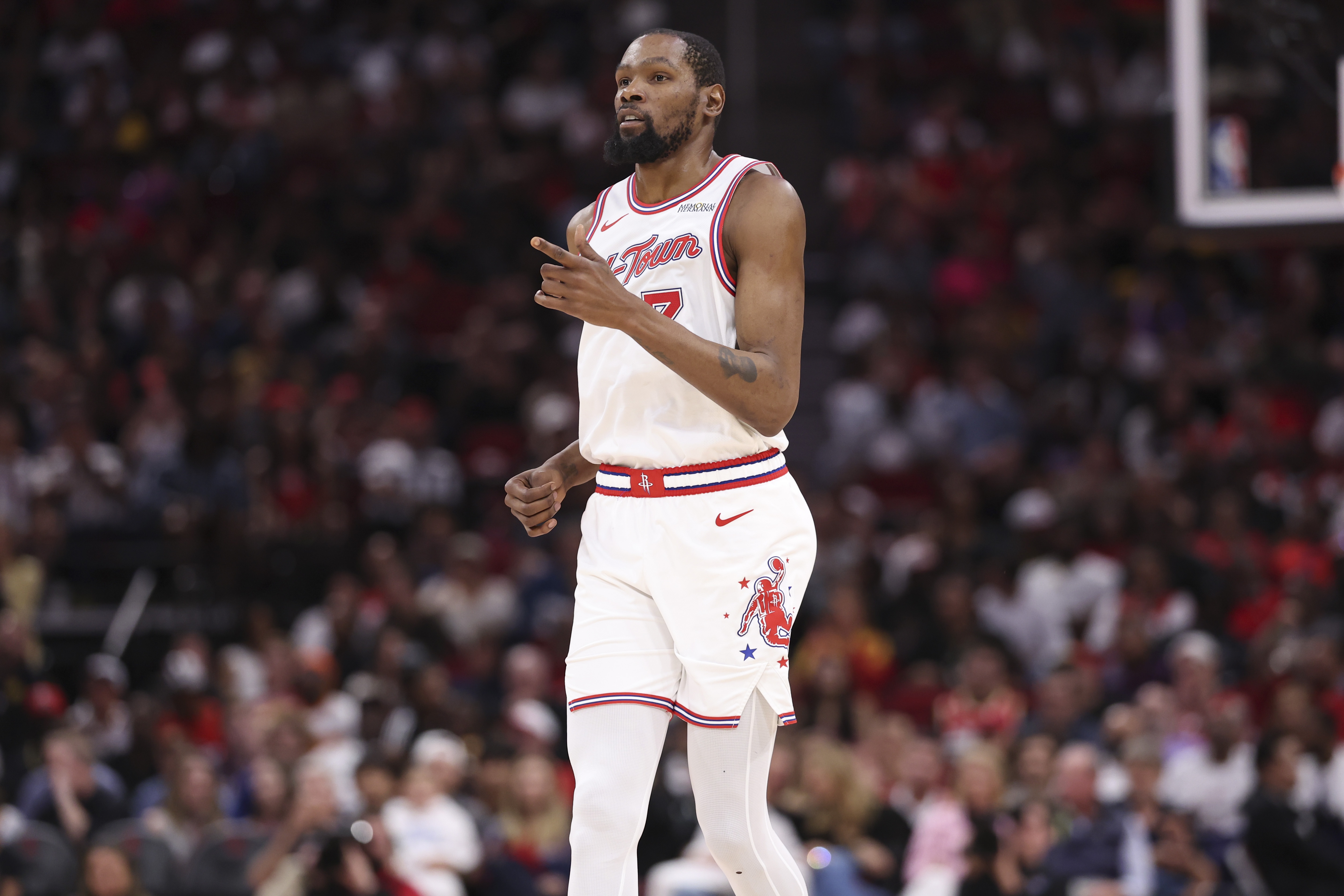 意昂官方-老而弥坚！杜兰特本季高效场均26+5.5+4.8&amp;三项命中率52%/41%/87%